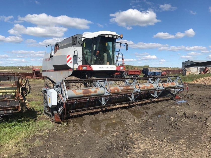 Жатка комбайна вектор 410