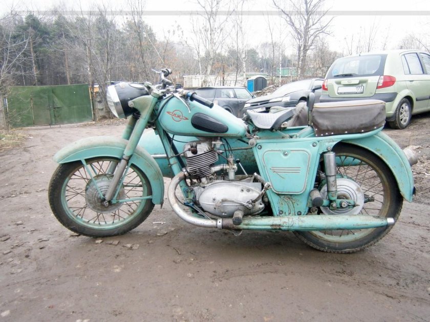 Бак мотоцикла ИЖ Ржавый