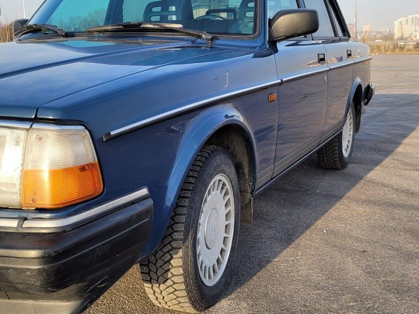 Вольво 240 седан 1991 года