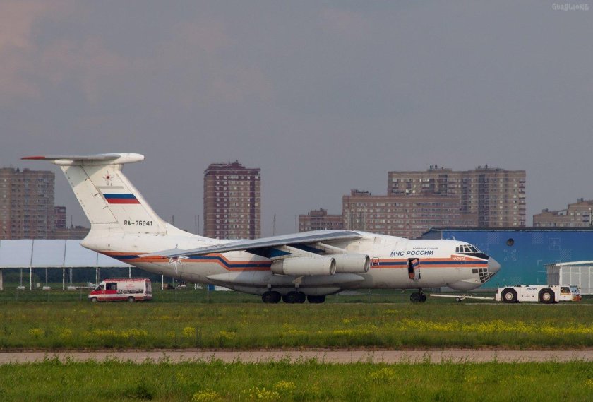 Самолет ил-76 мчс россии