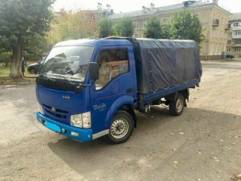 Тентованный грузовик
