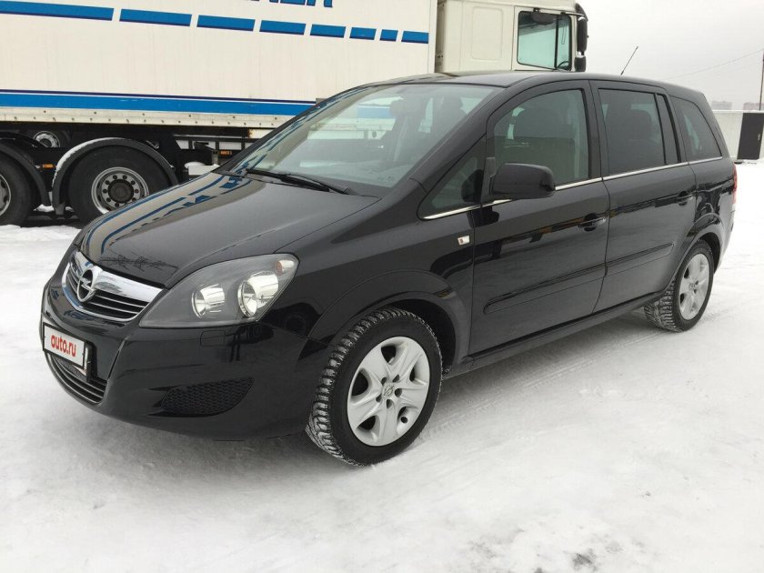 Опель Зафира черный