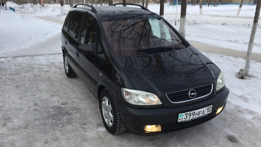 Опель Зафира черный 2003