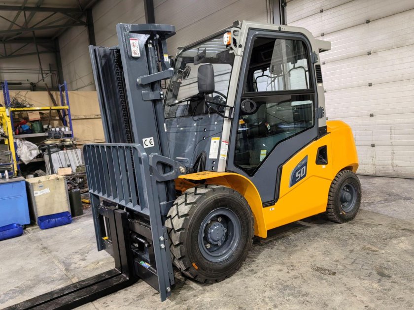 Дизельный вилочный погрузчик