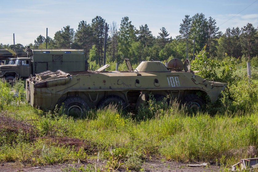 БТР 80 на полигоне