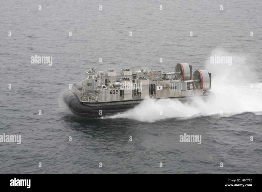 Десантный катер LCAC