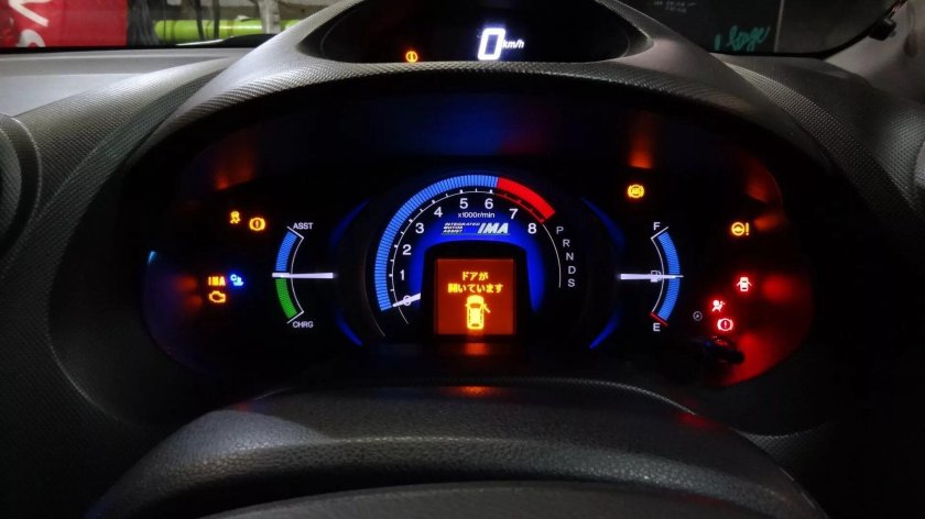 Honda Insight приборная панель