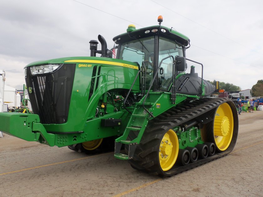 Крепление кабины 8335rt Джон Дир