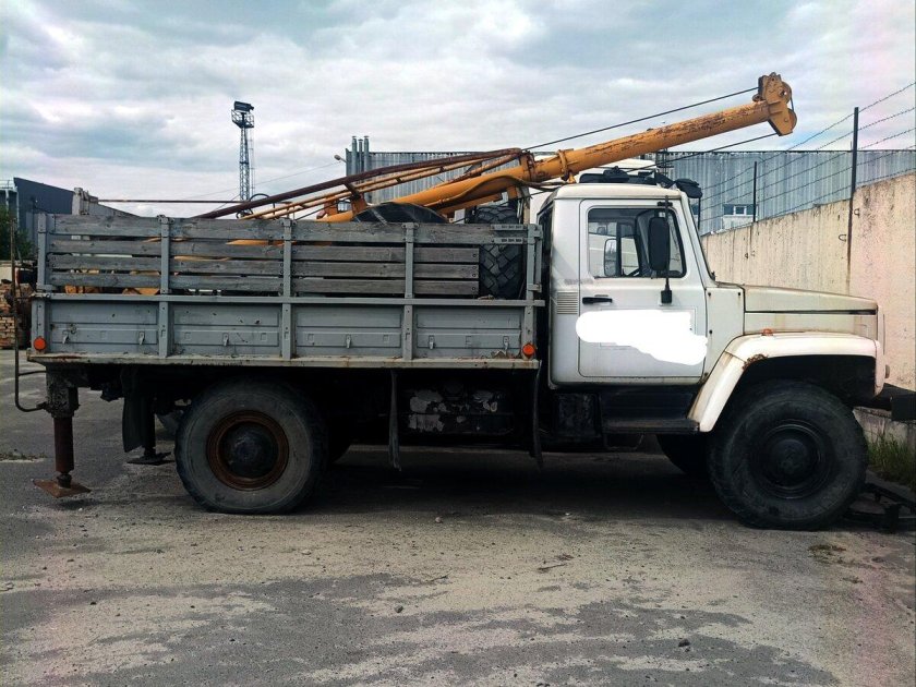 Бурильно крановая машина