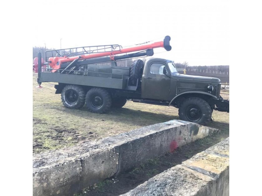 Бурильно-крановая машина БКМ-317