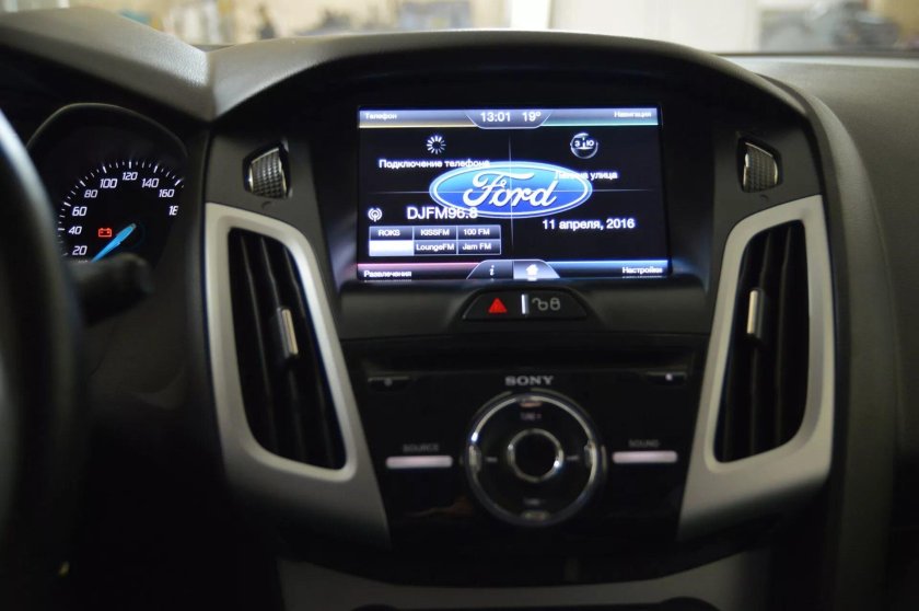 Магнитола фокус 3 Sony sync 3