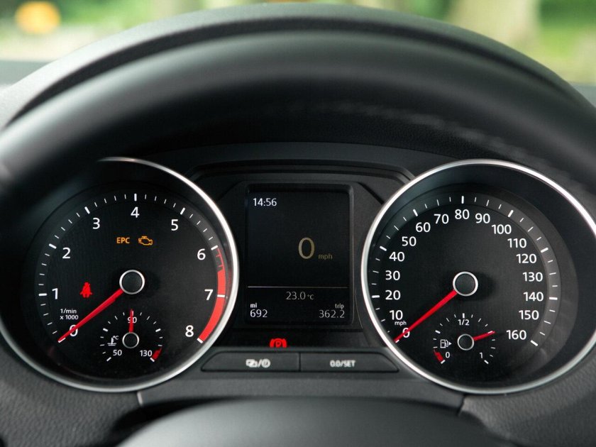 Volkswagen Polo 2017 приборная панель