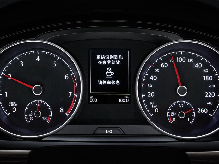 Volkswagen Polo 2015 приборная панель