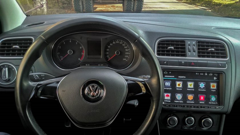 Приборная панель Фольксваген поло седан 2012