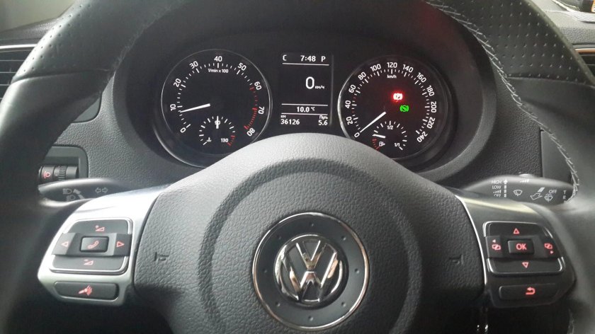 Volkswagen Polo 2017 приборная панель