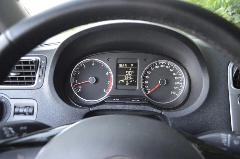 Приборная панель Фольксваген поло