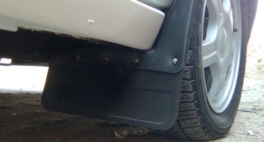 Передние брызговики ВАЗ 2109