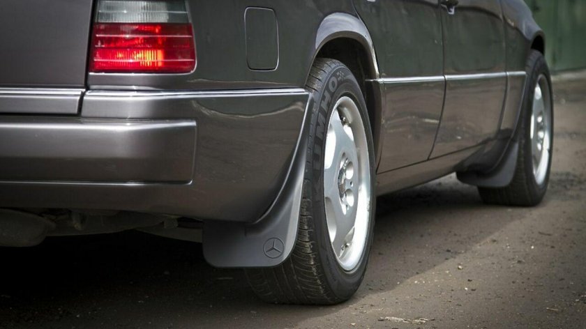Брызговики Мерседес w124
