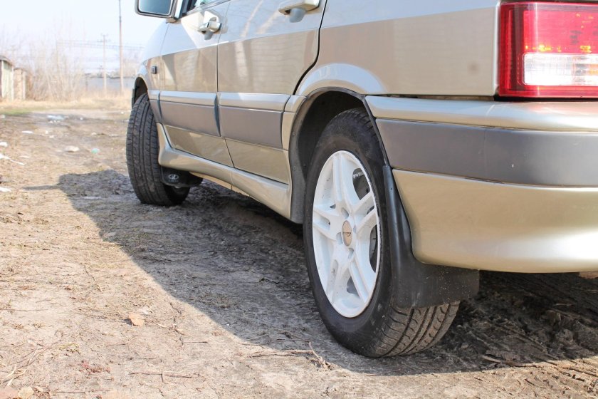 Брызговики на ВАЗ 2114