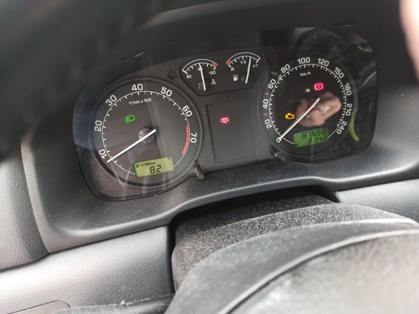 Лампочка чек Шкода Октавия 2011 года