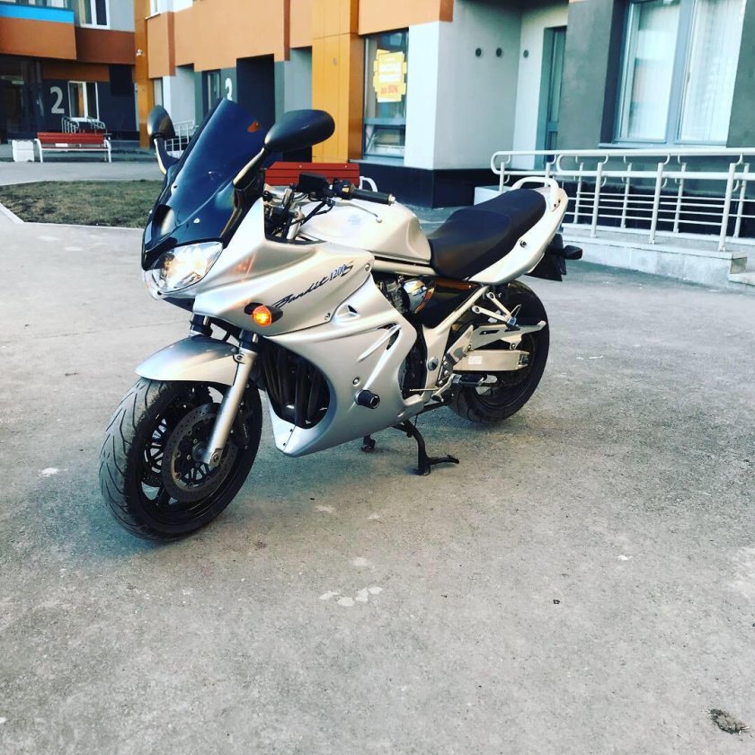 Suzuki gsf1200s серый