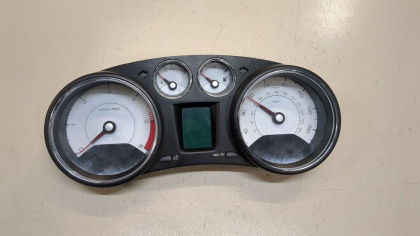 Приборная панель пежо 308 2011