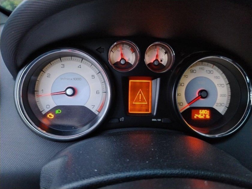 Приборка Пежо 308