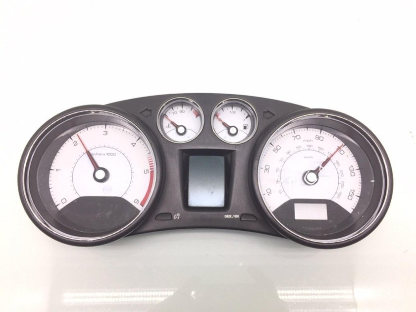 Приборная панель победа