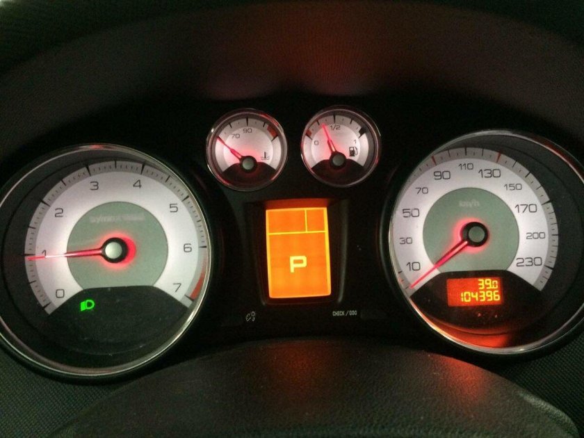 Пежо 2008 приборная панель