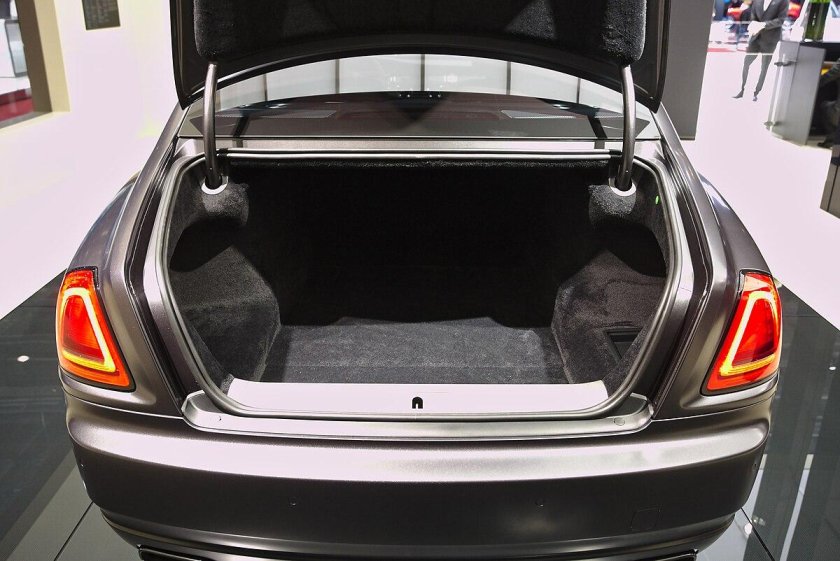 1802375 Форд багажник