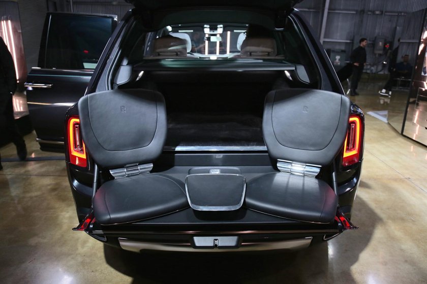 Rolls Royce Cullinan кресла в багажник