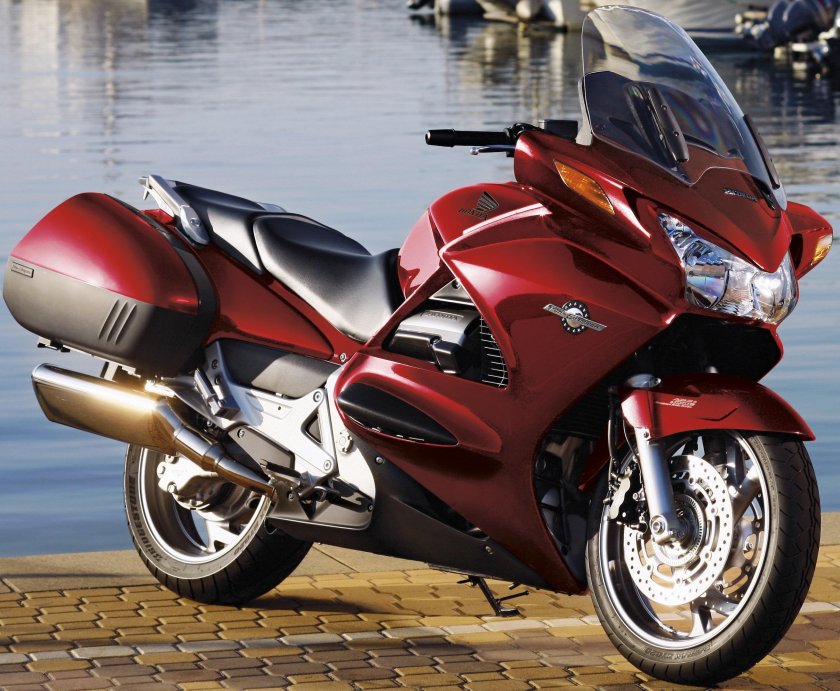Honda st1300