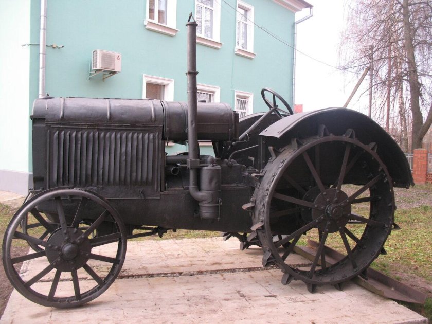 Трактор СХТЗ 15/30 колесный