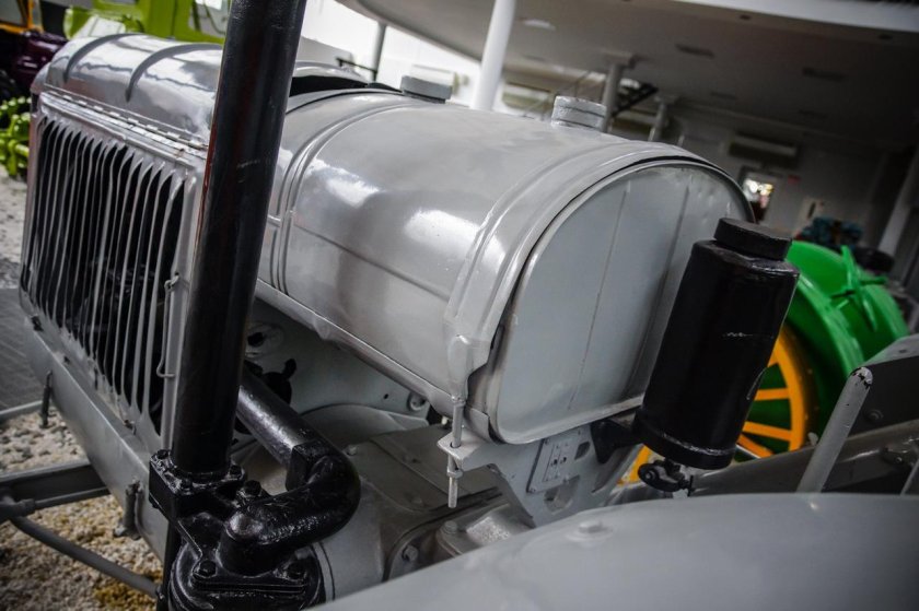 СХТЗ 15/30 трактор