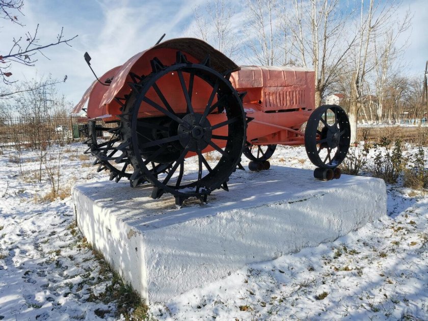 Трактор стз 15 30