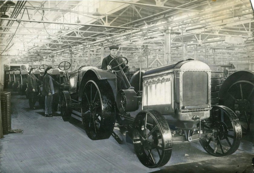 Сталинградский тракторный завод 1930