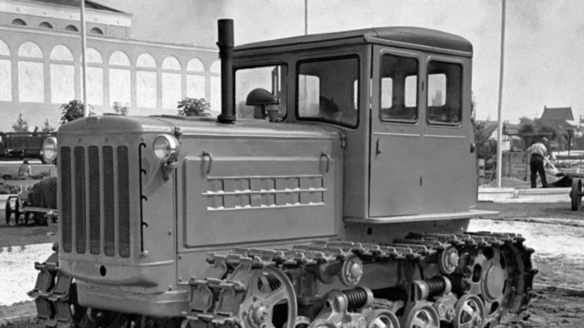 ДТ-75 трактор