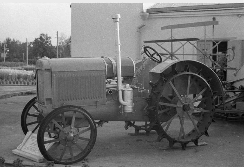 Газогенераторный трактор ГБ-58