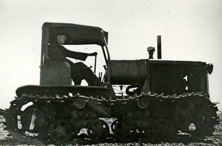 Гусеничный трактор СТЗ-Нати