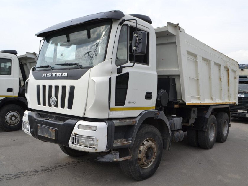 Самосвал ивеко