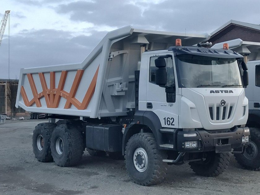 Самосвал ивеко