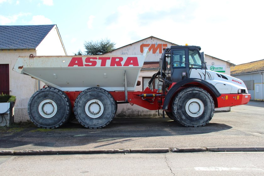 Шарнирно-сочлененный самосвал Astra