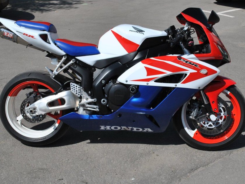 Honda Fireblade 1000 RR 2004