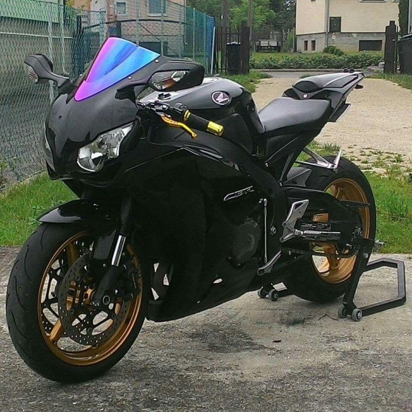 Honda cbr1000rr Black