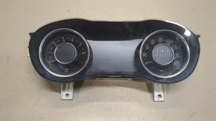 Приборная панель Додж Челленджер