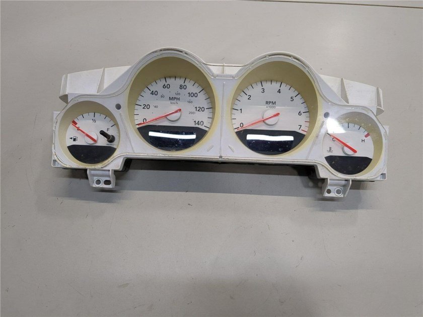 Приборка Додж Чарджер