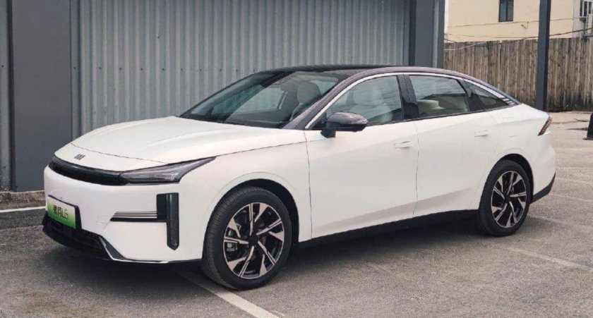 Geely седан 2023