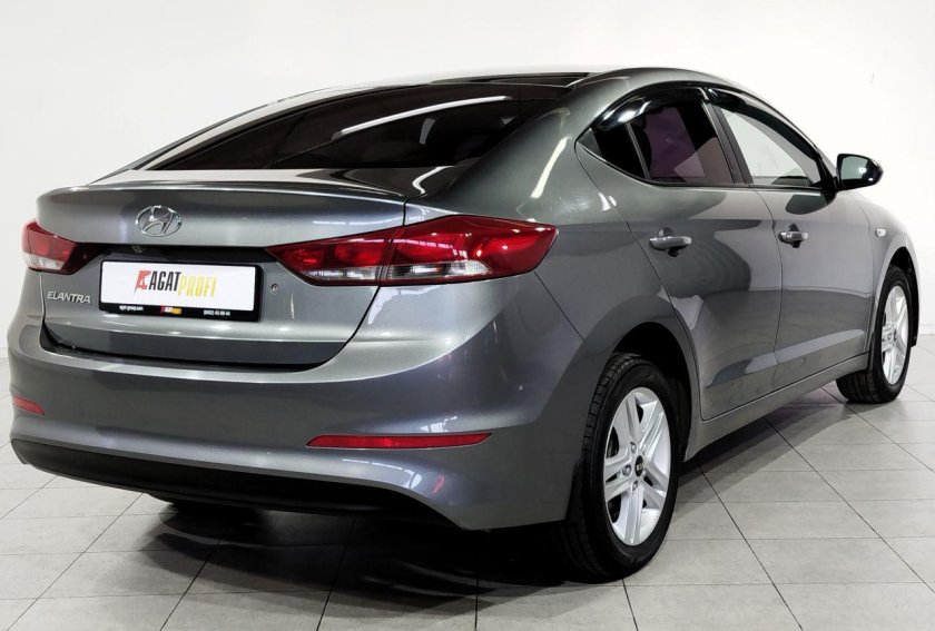 Hyundai elantra vi