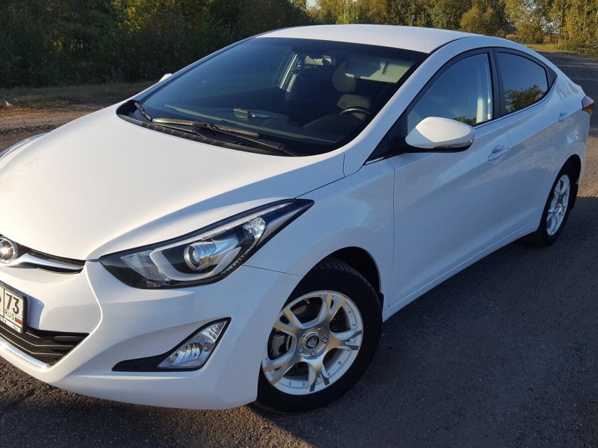 Hyundai Elantra 2015 белый