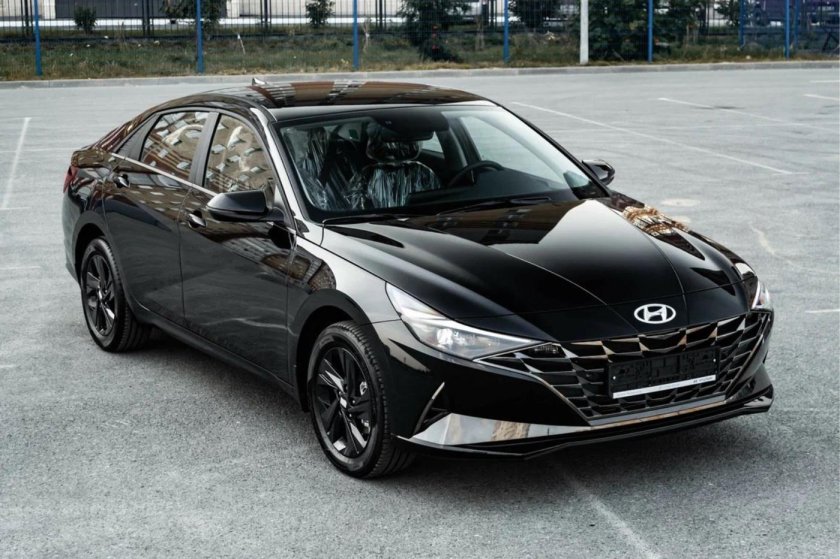 Хендай Элантра 2022 черная